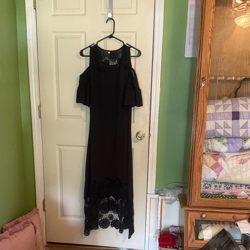 Elegant Black Lace Women's Dress